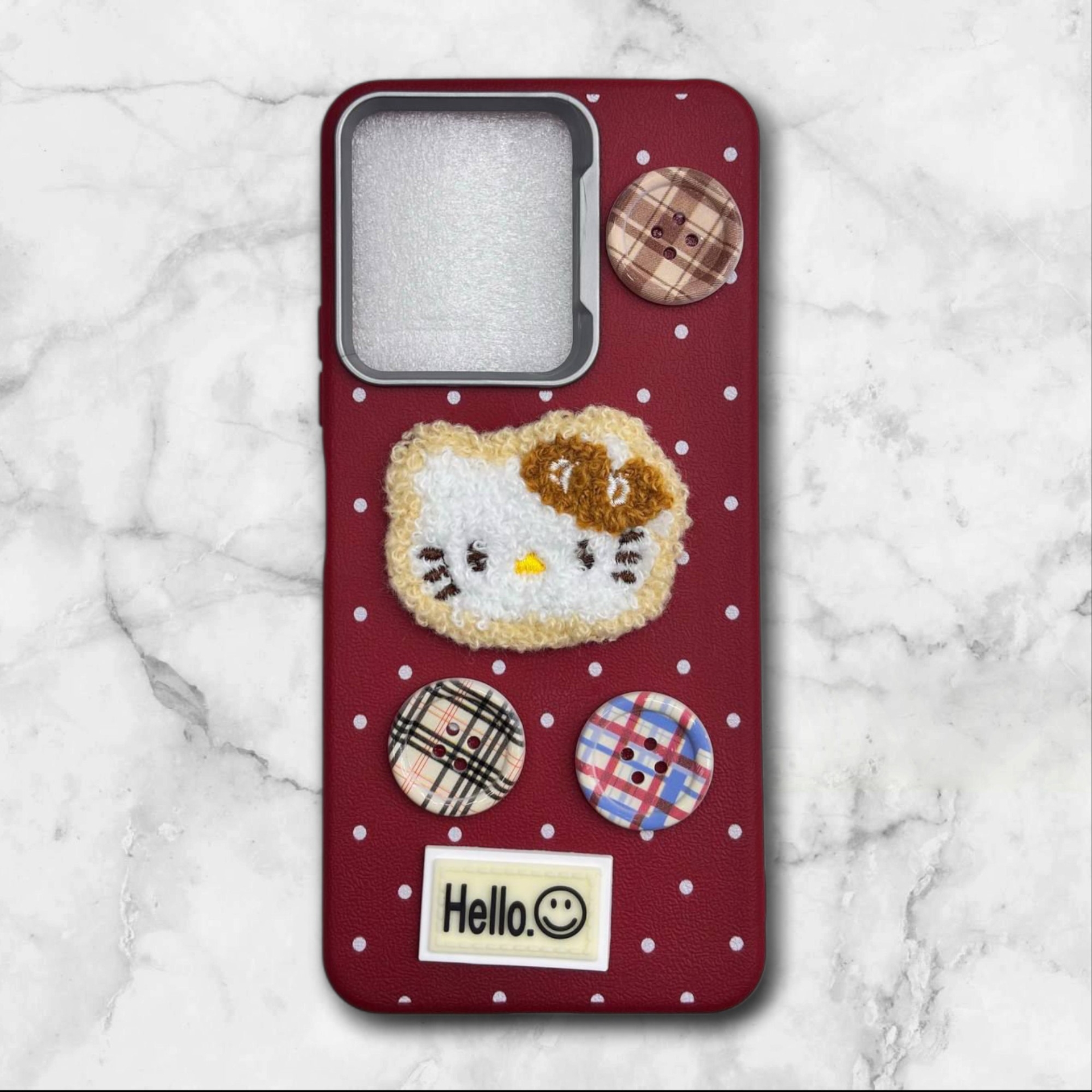  قاب طرح دار شیائومیredminote13pro4g هلوکیتی دخترانه با دکمه‌های فانتزی رنگ قرمز – یونیک کیس 