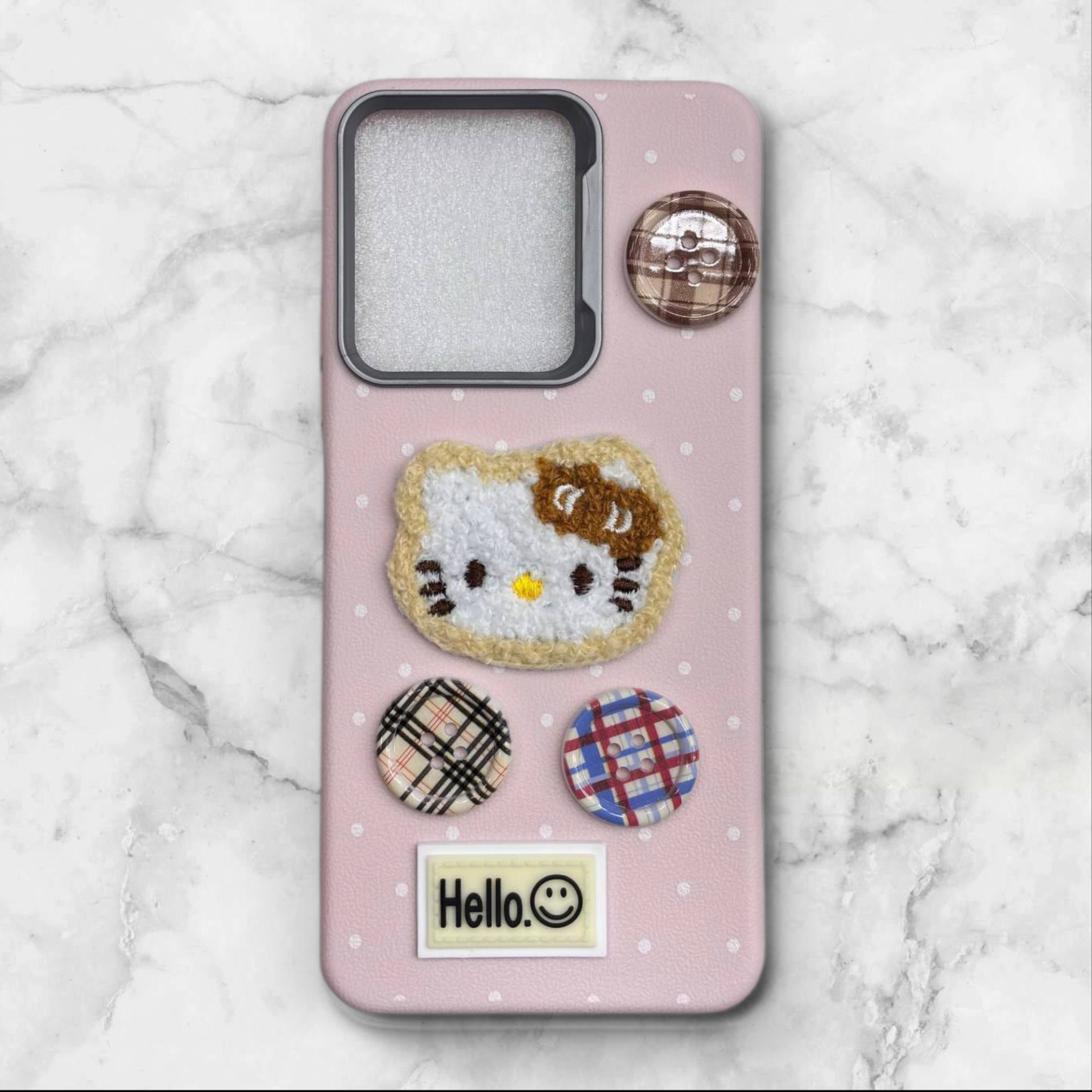  قاب طرح دار شیائومیredminote13pro4g هلوکیتی دخترانه با دکمه‌های فانتزی رنگ صورتی – یونیک کیس 