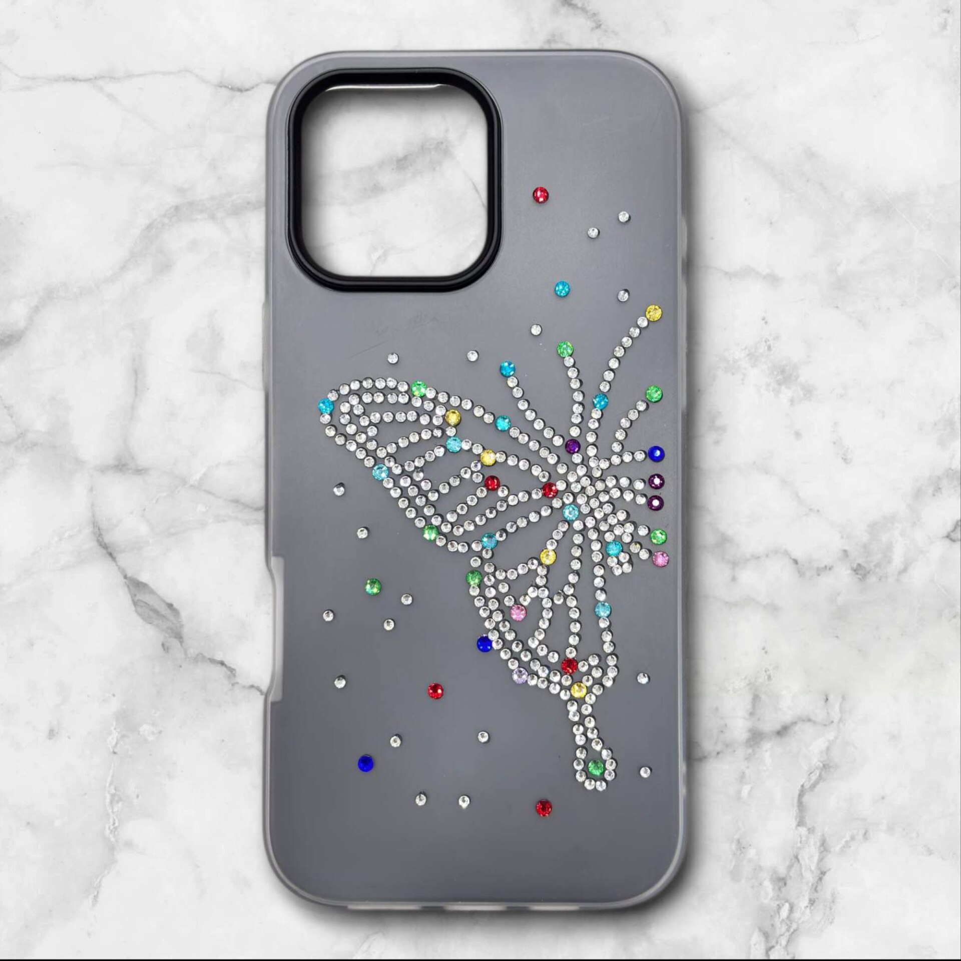  قاب ایفونiPhone11promax پروانه‌ای نگین‌دار سیلیکونی دولایه رنگ مشکی – یونیک کیس 