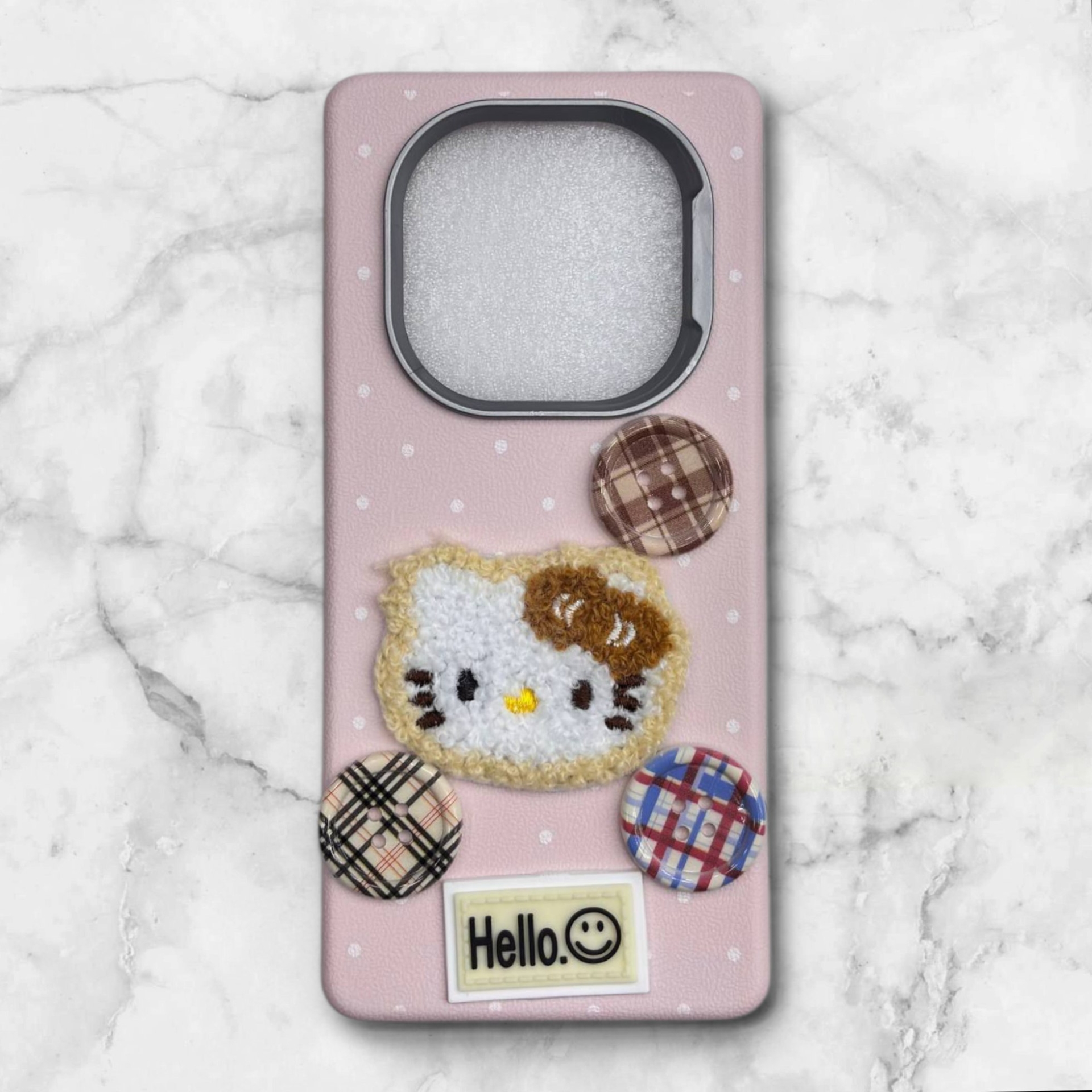 قاب طرح دار شیائومیredminote14pro4g هلوکیتی دخترانه با دکمههای فانتزی رنگ صورتی – یونیک کیس