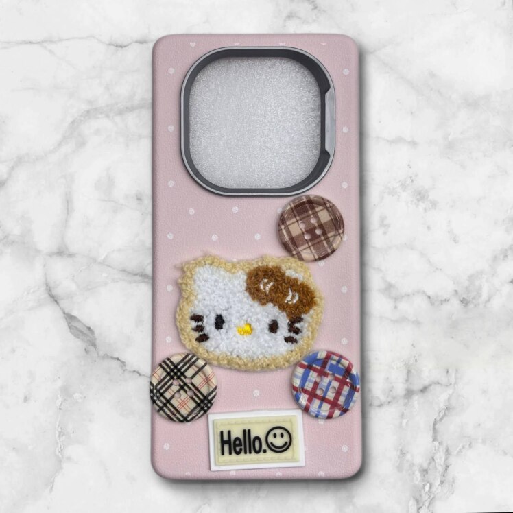 قاب طرح دار شیائومیredminote14pro4g هلوکیتی دخترانه با دکمه‌های فانتزی رنگ صورتی – یونیک کیس 