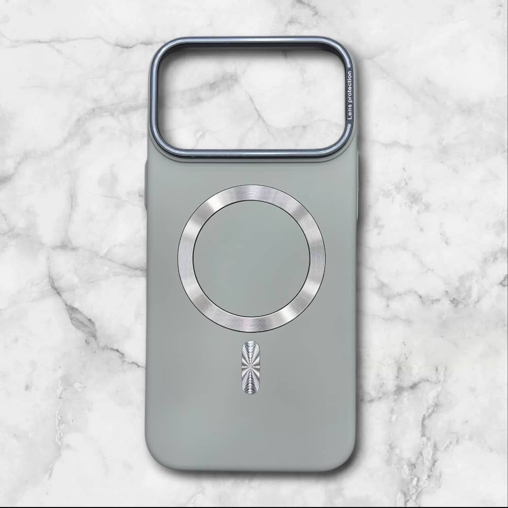  قاب ایفون iPhone17promax مگ‌سیف کربن با فریم فلزی لنز رنگ خاکستری – یونیک کیس 