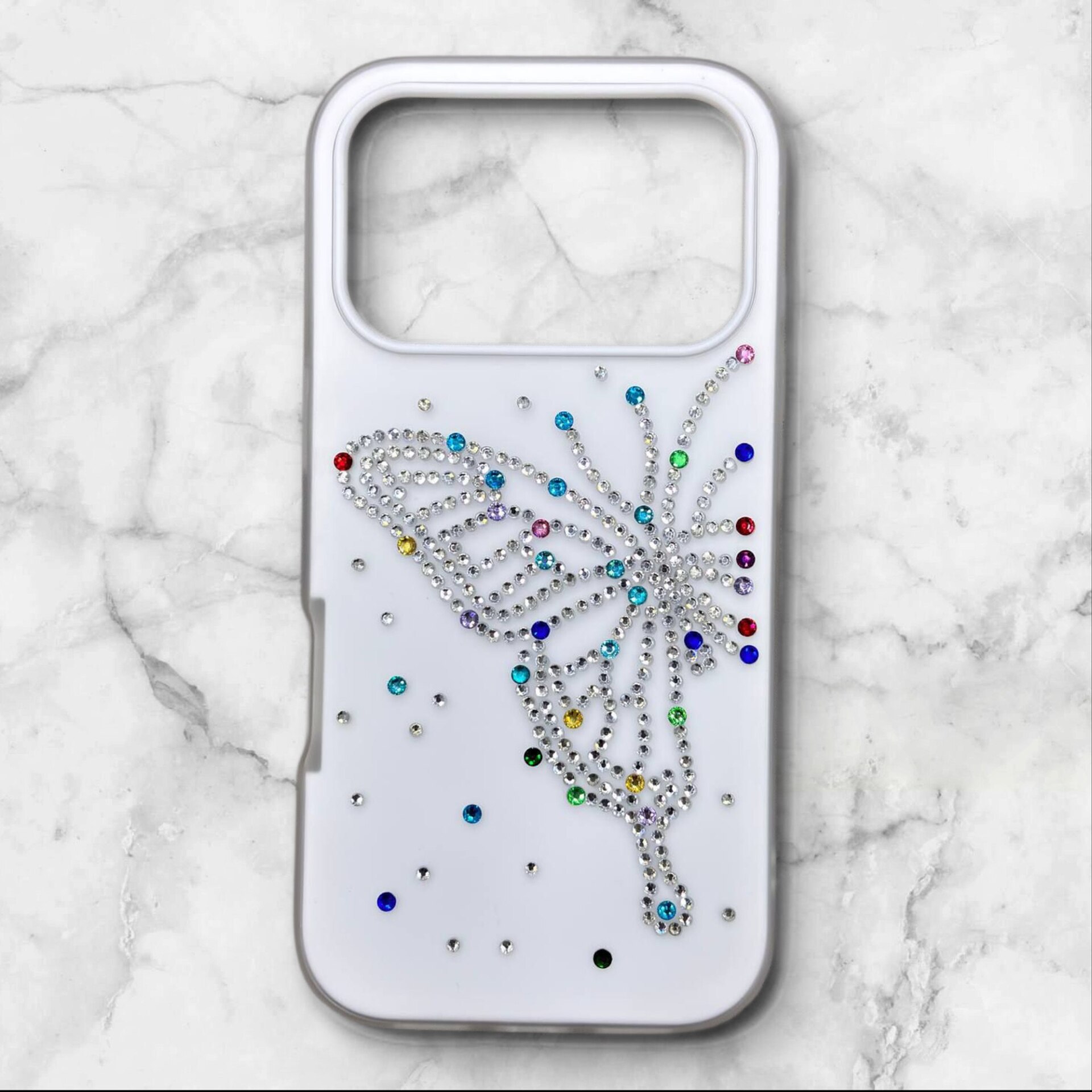  قاب ایفونiPhone17pro پروانه‌ای نگین‌دار سیلیکونی دولایه رنگ سفید – یونیک کیس 