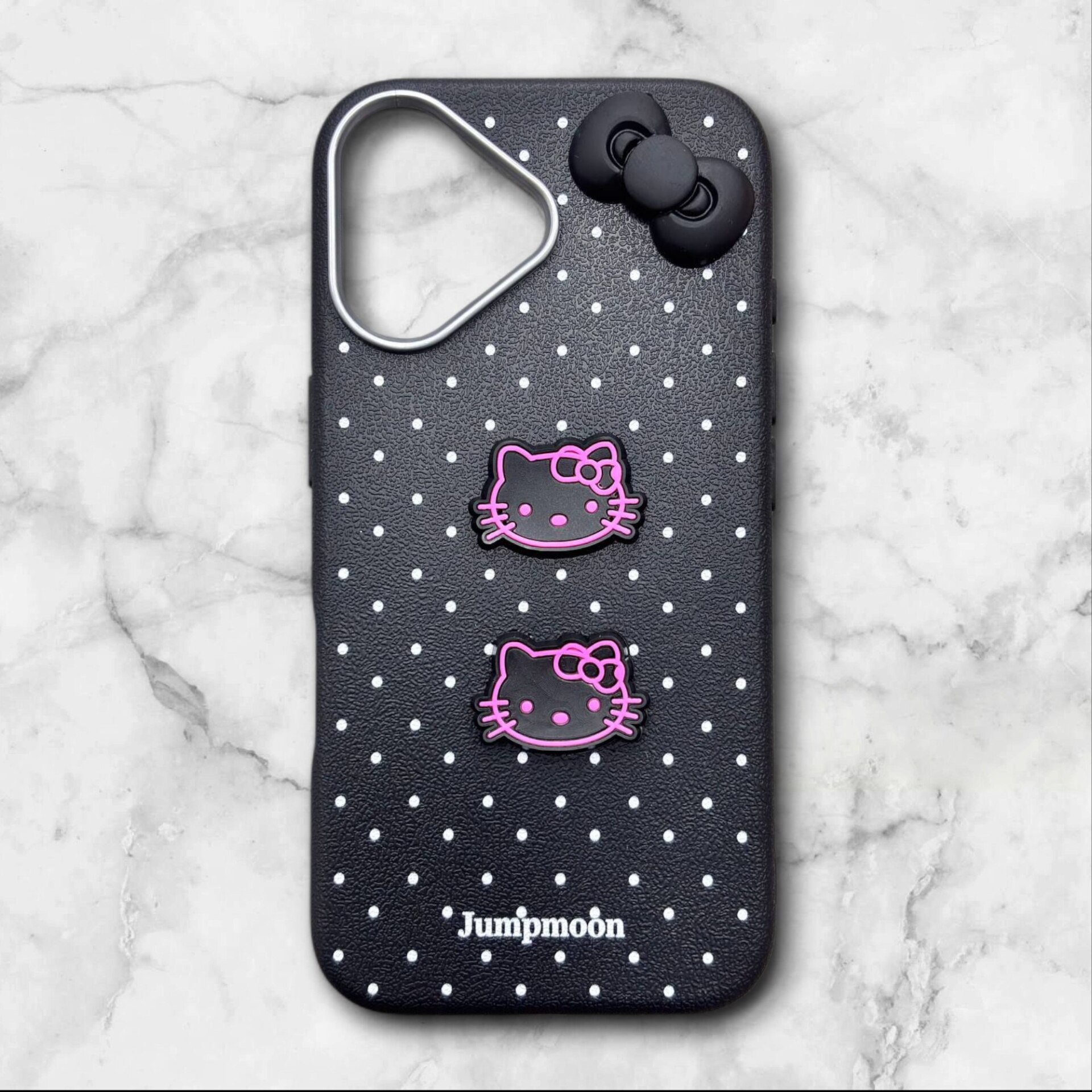کاور طرح دار ایفونiphone16 هلوکیتی jumpmoon رنگ مشکی – یونیک کیس